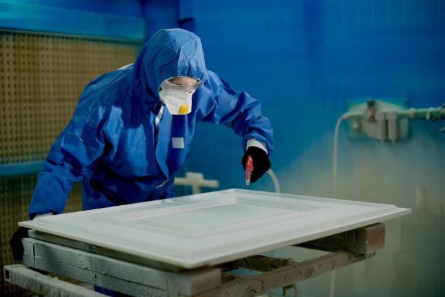 Spray Painting Aluminium Windows